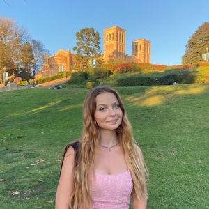 Meet your Posher, Casey